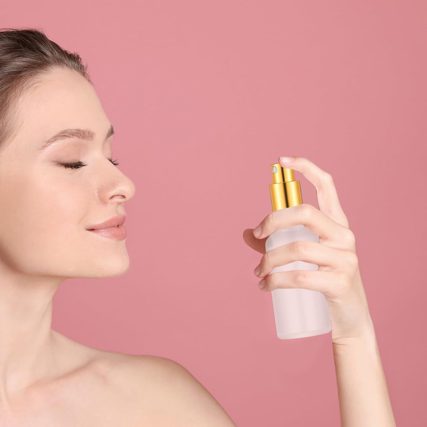 Roshtia 30 Pcs 50ml Gold Glass Spray Bottle Refillable Perfume Atomizer Clear Decorative Empty Bottles with Fine Mist Sprayer Pump for Face Body Travel