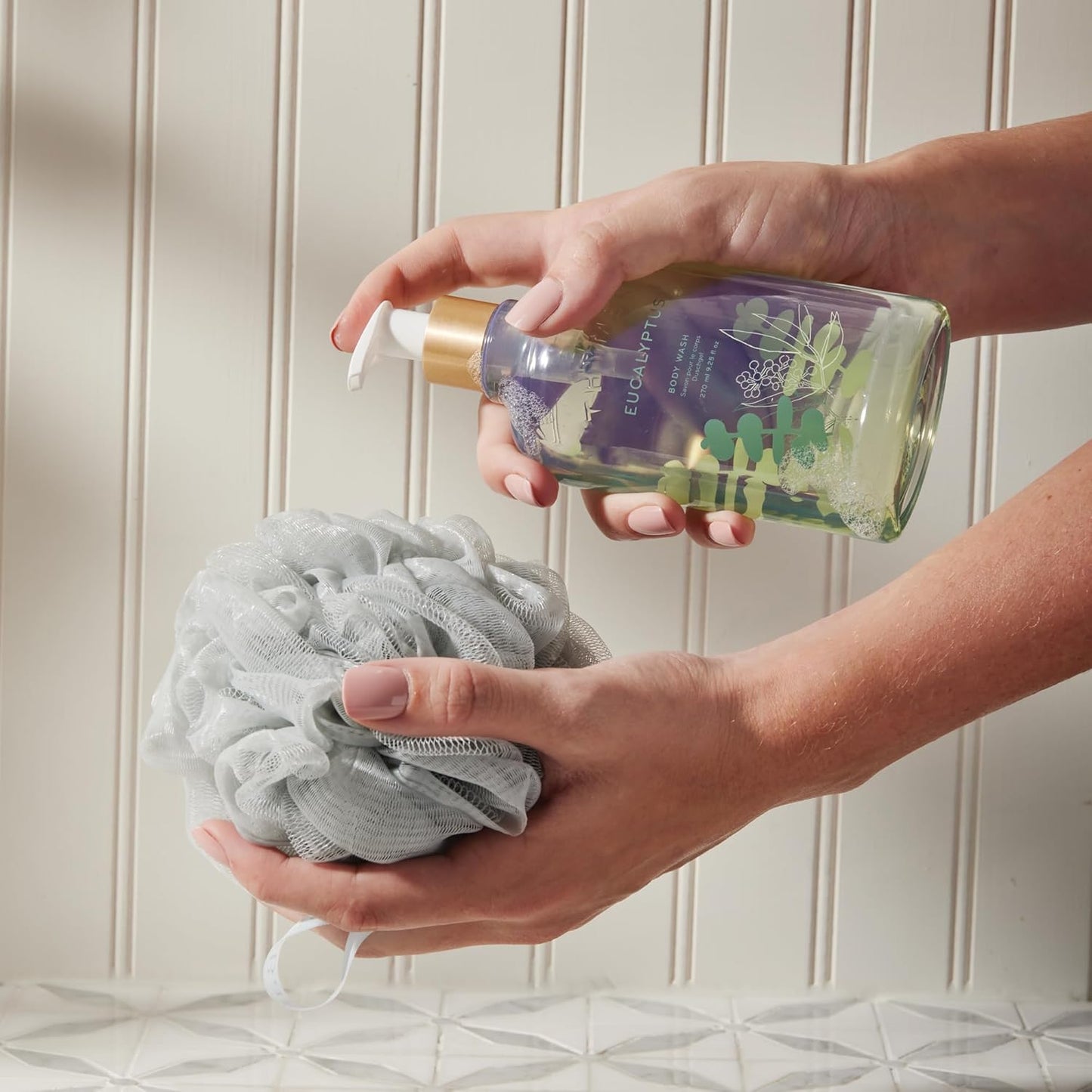 Thymes Moisturizing Body Wash with Pump - Body Soap - Bath Products - Skin Care - Liquid Soap with Notes of Eucalyptus Oil, Petitgrain, Bergamot, Lemongrass, & Fir (Eucalyptus, 9.25 fl oz)