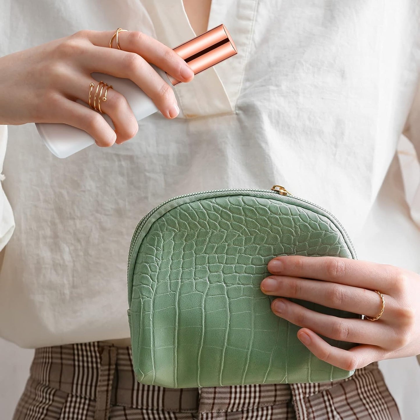 Roshtia 30 Pcs 3.4 oz/ 100 ml Rose Gold Glass Spray Bottle Refillable Perfume Atomizer Clear Decorative Empty Bottles with Fine Mist Sprayer Pump for Face Body Travel