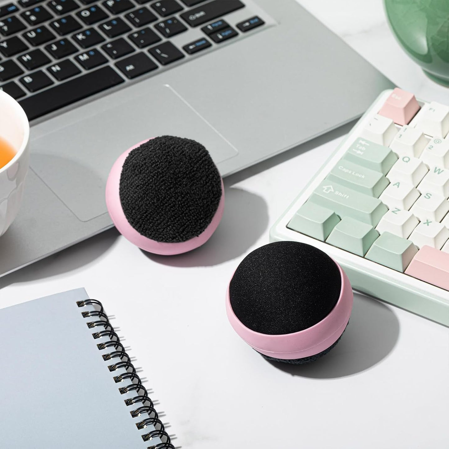 Suclain 4 Pack Christmas Touch Screen Cleaner Balls Phone Cleaning Ball Microfiber Touch Car Screen Glass Cleaner for Computer Laptop Phone Monitor(Pink)