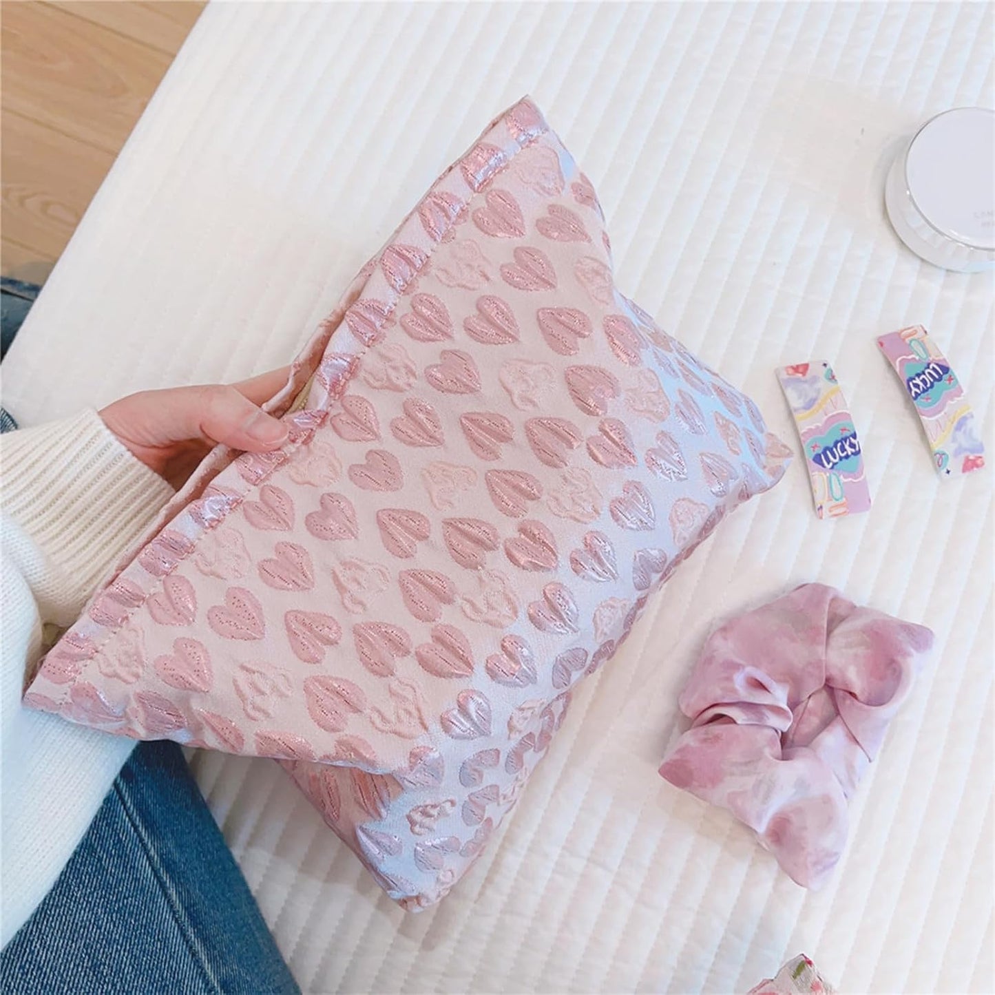 Wudygirl Makeup Bag Travel Cosmetic Bag Large Capacity Makeup Pouch for Women Canvas Make up Organizer Pencil Pouch Aesthetic Zipper Handbag (Pink Heart)