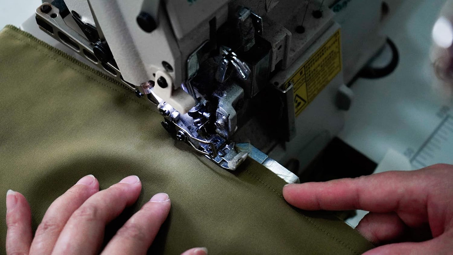 25 Momme Premium Mulberry Silk Pillowcase for Hair and Skin | Handcrafted Hypoallergenic & Anti-Acne Green Silk Pillow Cases with Zipper | King - 20" x 36", Jungle