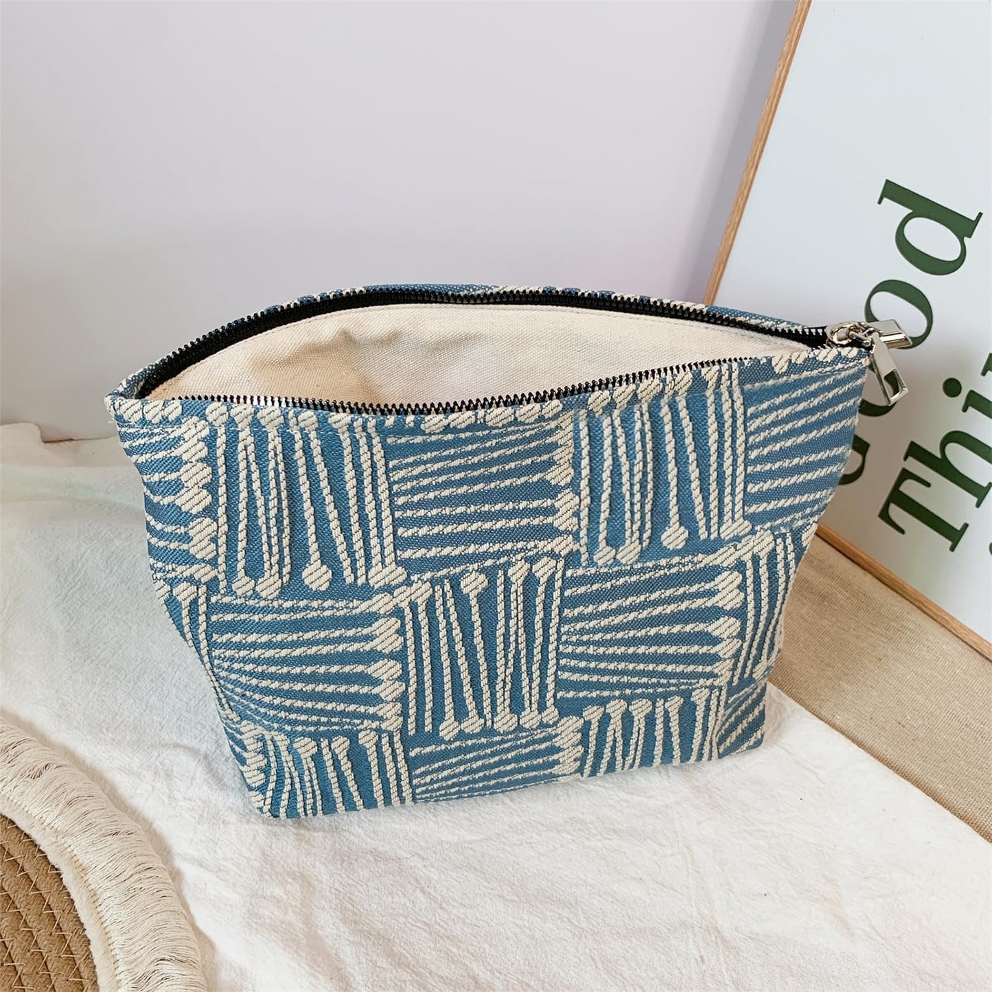 Makeup Bag for Women, Creative Cosmetic Bag, Large Zipper Pouch(10.6" * 7.1" * 2.8"), Aesthetic Make Up Bag for Purse, Perfect for Storing Makeup And Accessories, Makeup Bag for Daily Travel Gifting