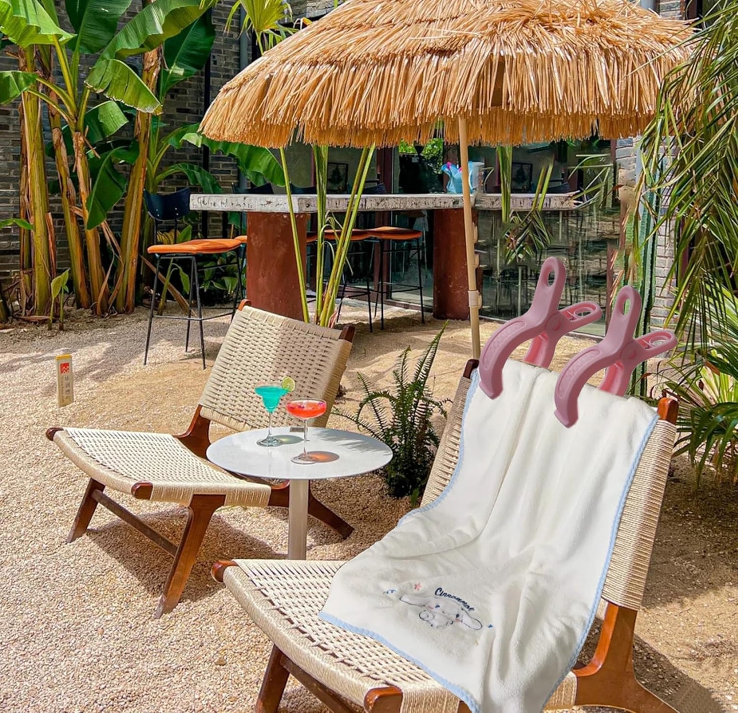 Plastic Clothes Pins Spring Clips Heavy Duty Laundry Clothespins Beach Towel Clips Clothes Pins Air-Drying Clothing Pin ,Set of 8 (Pink)