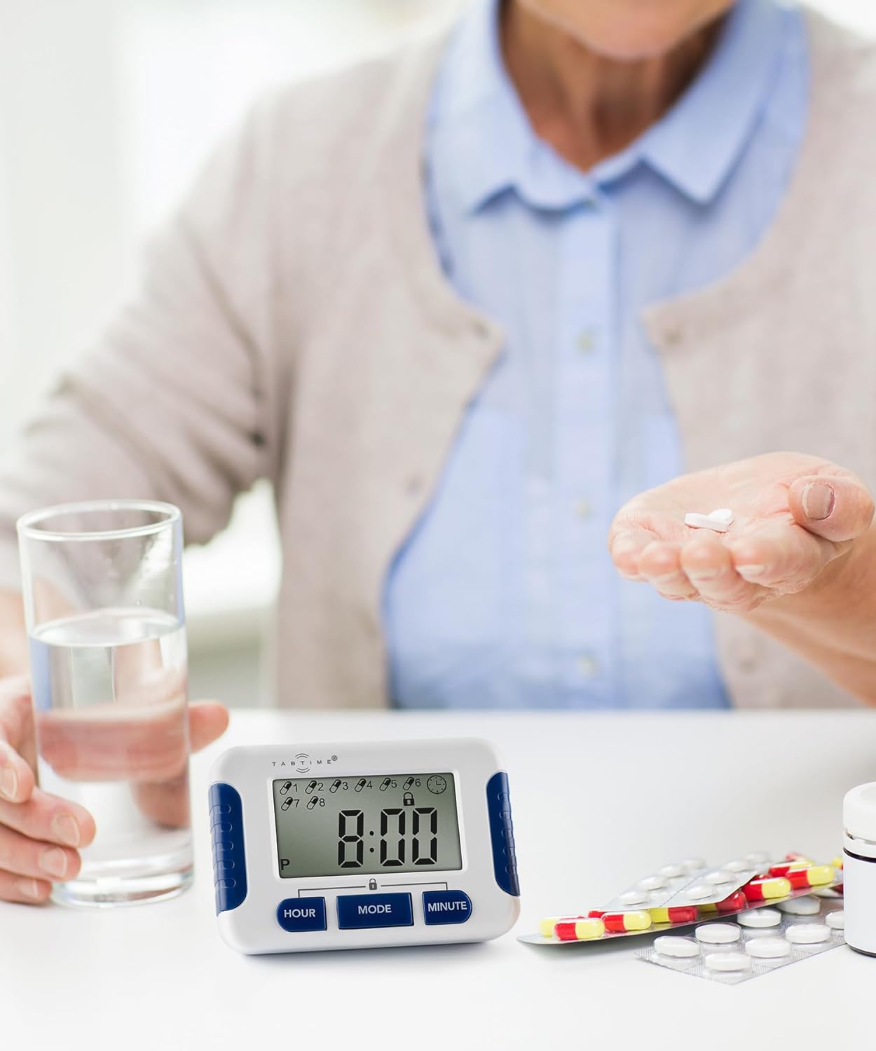 Pill Reminder with 8 Alarms per Day, Pill Tracker, Pill Timer, Medication Reminder Devices, Medication Tracker, Essential Parkinson's Patient Gadget