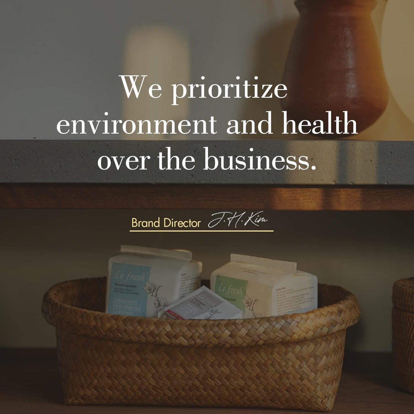 Lefresh Organic Cotton Cover Pads with Wings | Large, 24 Count | Heavy Absorbency - Unscented - Vegan - Chlorine Free - Ultra Thin Pads for Women (24)