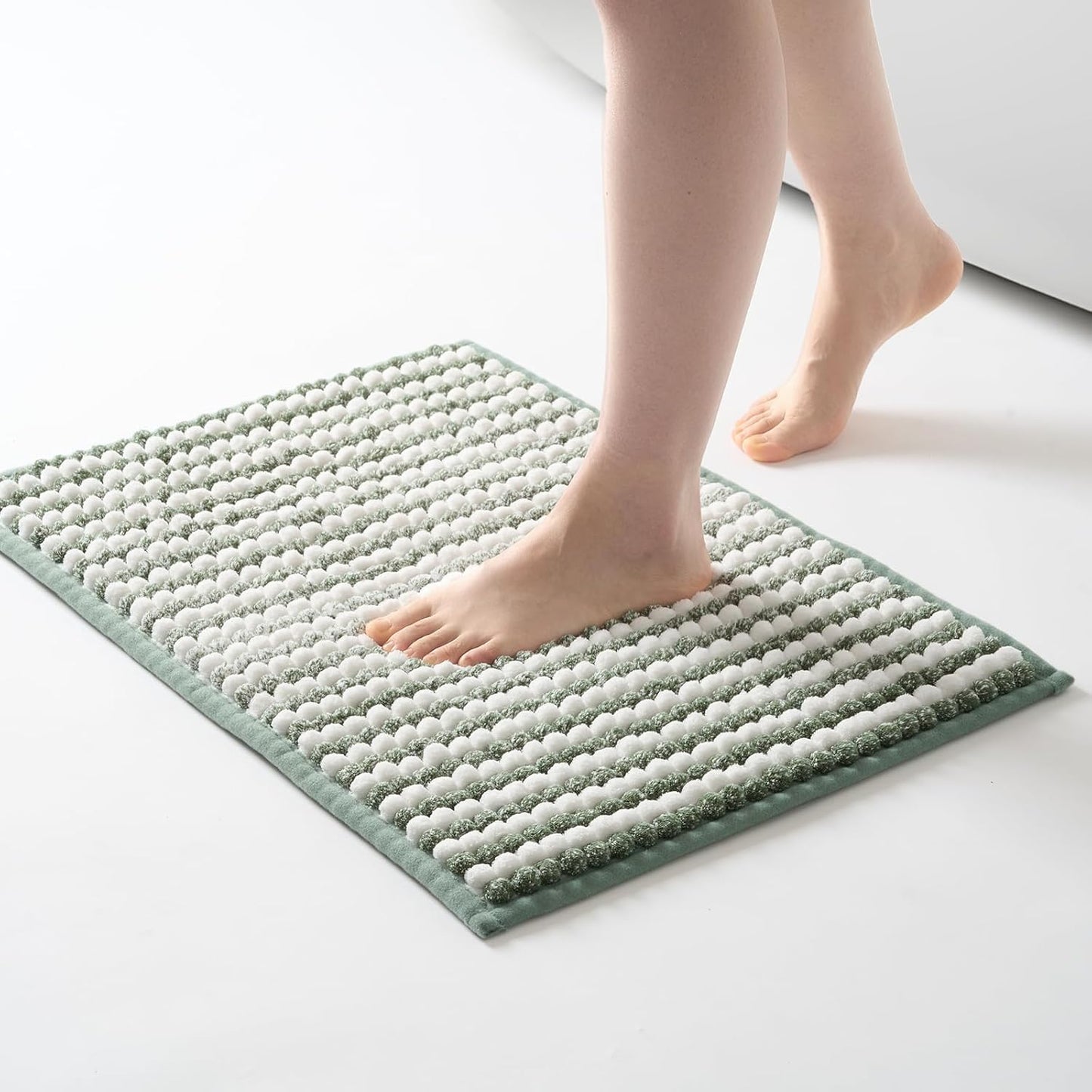 FRESHMINT Chunky Ombre Chenille Bathroom Rug 17"x24", Small Water Absorbent Soft Bath Rugs for Bathroom Floor, Thick Non Slip Bath Mat Washable Quick Dry Shower Mats, Sage Green and White