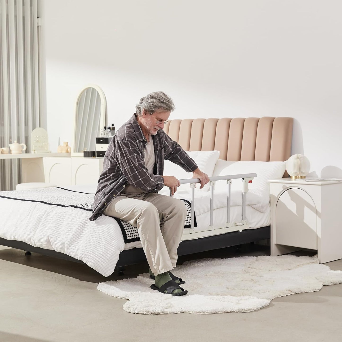 ELENKER Bed Rails for Elderly Adults, Folding Bed Assist Seniors Safety Bed Guard Rail Handle to Prevent Falling Out of Bed, 48.6"x16.3"