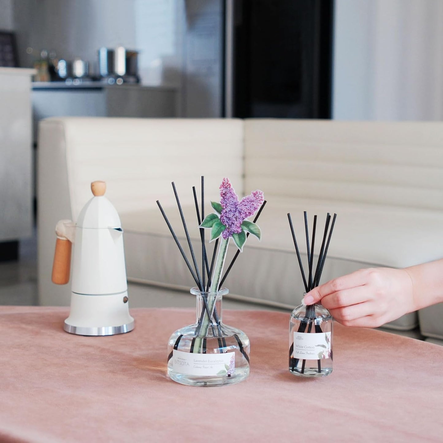 Reed Diffuser Set, 3.52 oz (100ml) Scented Diffuser with Sticks Home Fragrance Reed Diffuser for Bathroom Shelf Decor, Ideal Gift for Woman (Vanilla Cream)