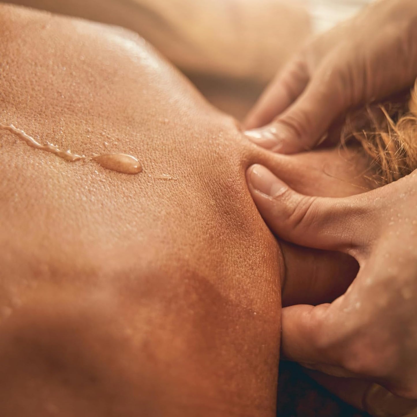 MELONY Massage Oil Candle for Pure Relaxation - 8.1 oz - Moisturizing Essential Oil Body Massage Candle for Home Spa- Amazing Gift for Women & Men (Saffron Blaze)