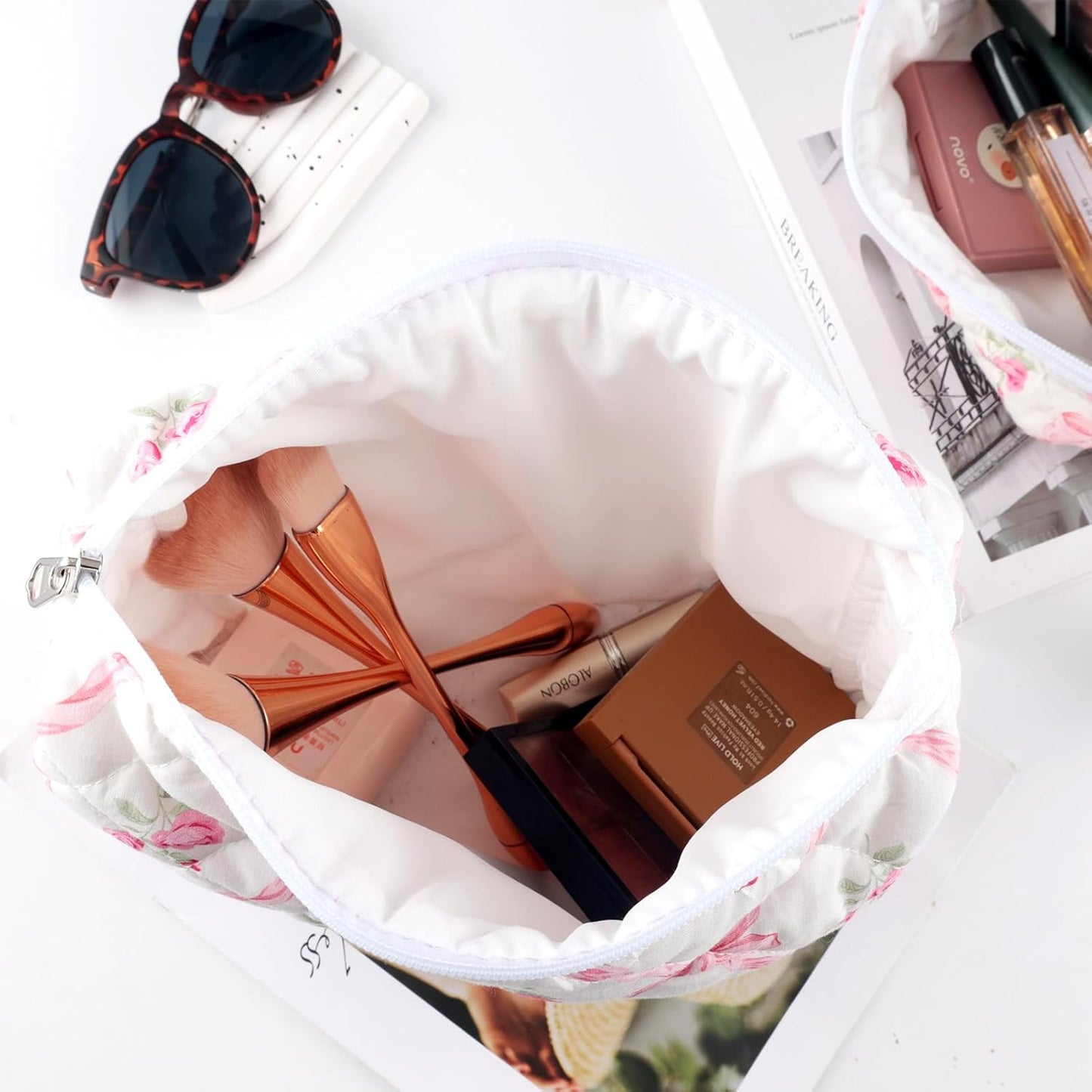 2Pcs Quilted Cotton Makeup Bag Large Travel Makeup Pouch Small Brush Holder Set for Women Cute Floral Coquette Makeup Bag Aesthetic Cosmetic Bag Pink Bow Toiletry Organizer Storage Bag Zipper Pouch
