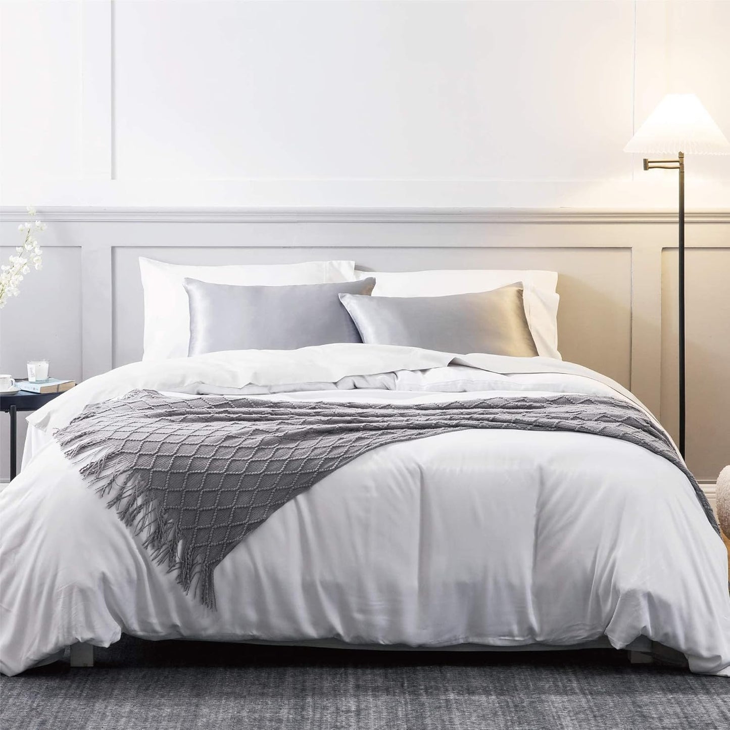 JUWENIN,Luxury Satin Pillowcase with Zipper (Silky Satin Pillow Case for Hair) Set of 2 (King, Silver)