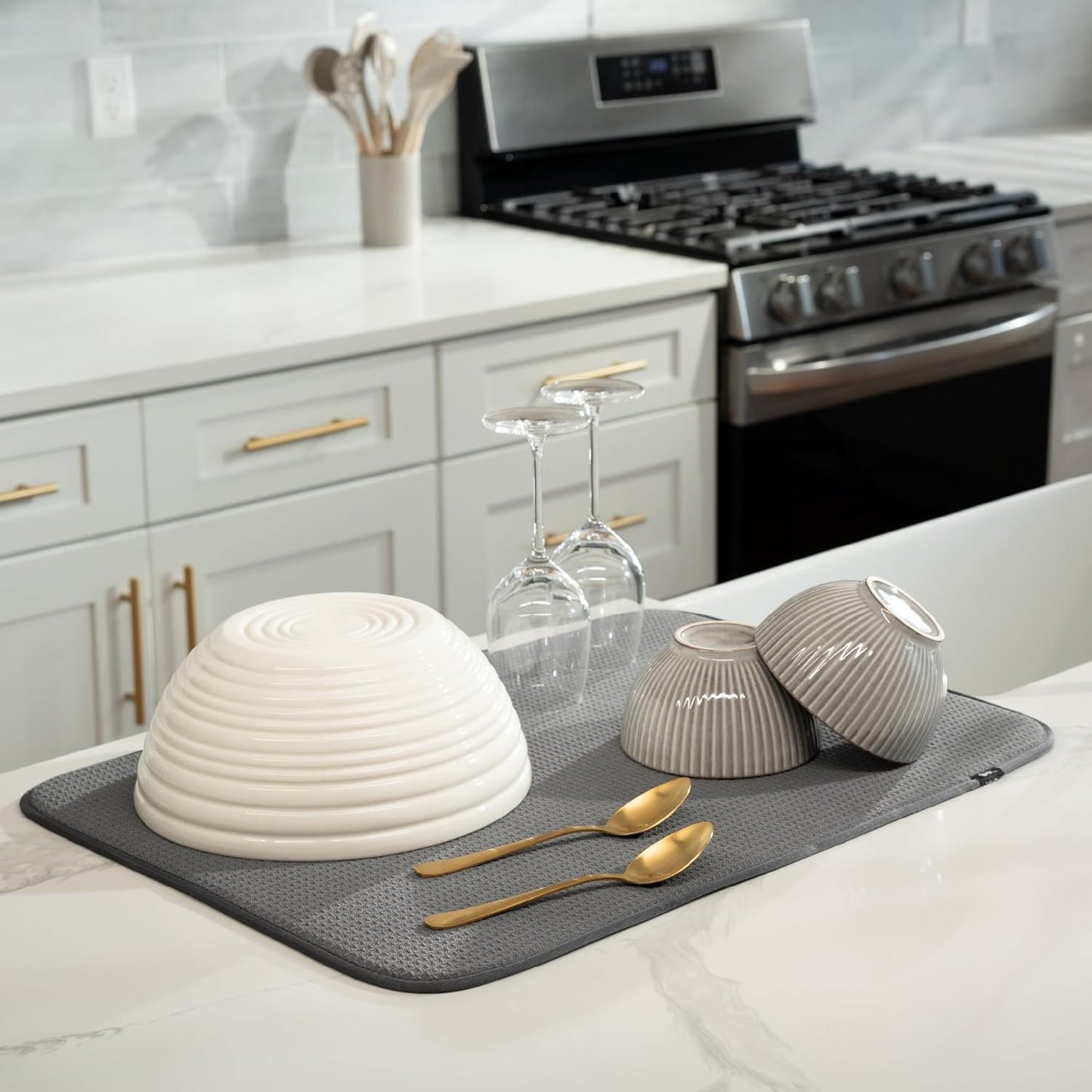 S&T INC. Dish Drying Mat XL, 18” x 24”, Absorbent Microfiber Kitchen Counter Mat, Dish Drying Pad for Dishes, Utensils, Pots and Pans, Extra Large, Charcoal