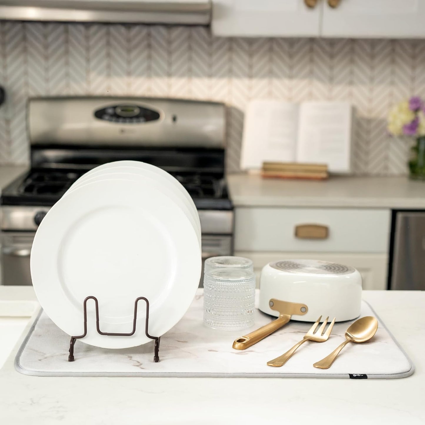 S&T INC. Dish Drying Mat XL, 18” x 24”, Absorbent Microfiber Kitchen Counter Mat, Dish Drying Pad for Dishes, Utensils, Pots and Pans, Extra Large, Grey Stone