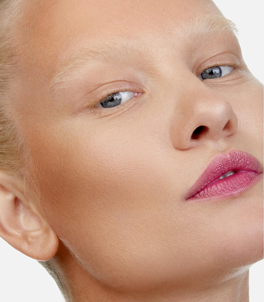 MAKE Beauty Skin Mimetic Microsuede Bronzer Powder - Matte Bronzing Powder Contour, Buildable Formula, Non Comedogenic, Long Lasting Color. Shade - Aura for Light to Medium Skin