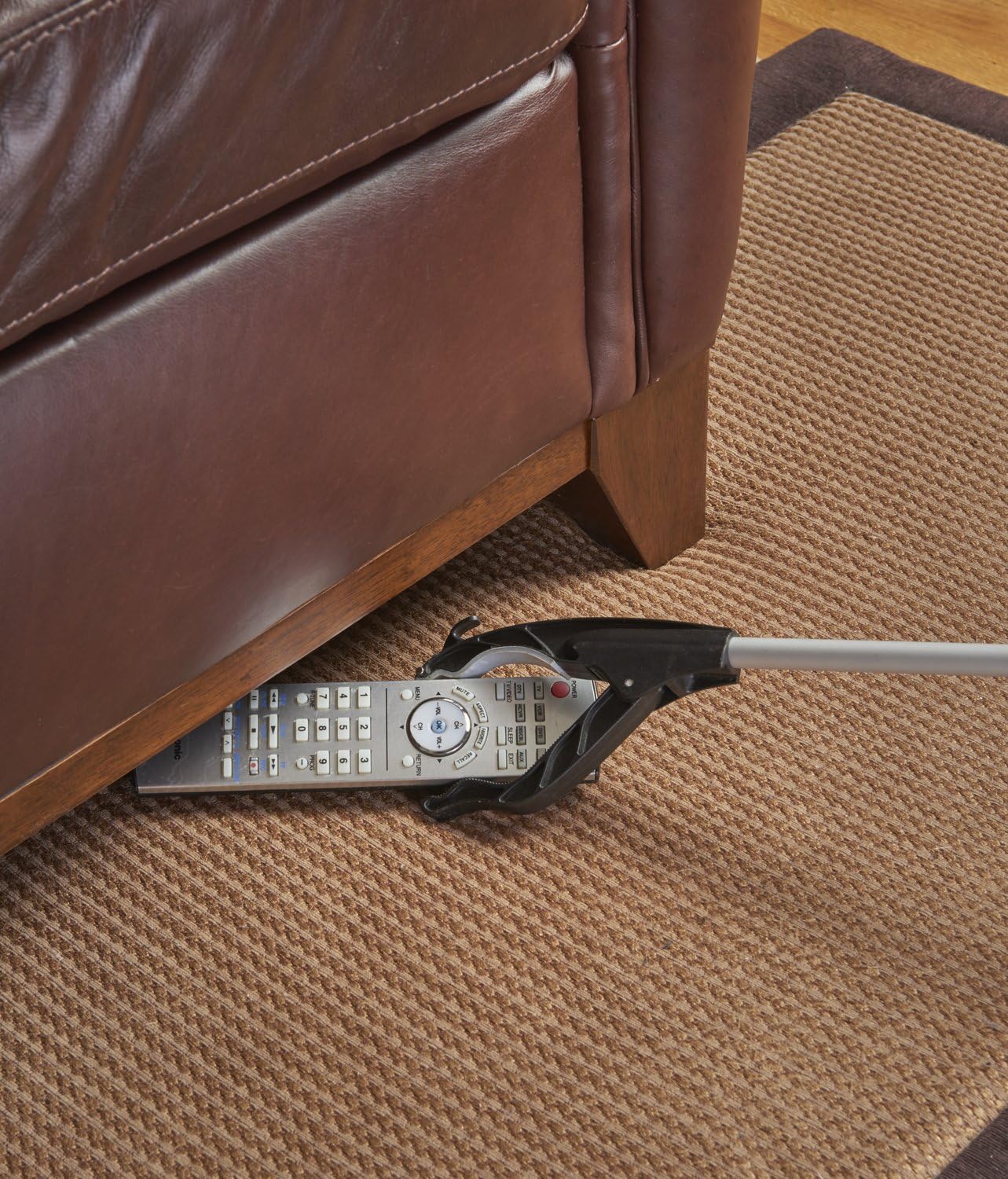 Unger Grabber Reacher Lightweight Multi-Purpose Tool with Trigger Grip, 360 Degree Rotating Head, and Magnetic Tip, 32", Assorted