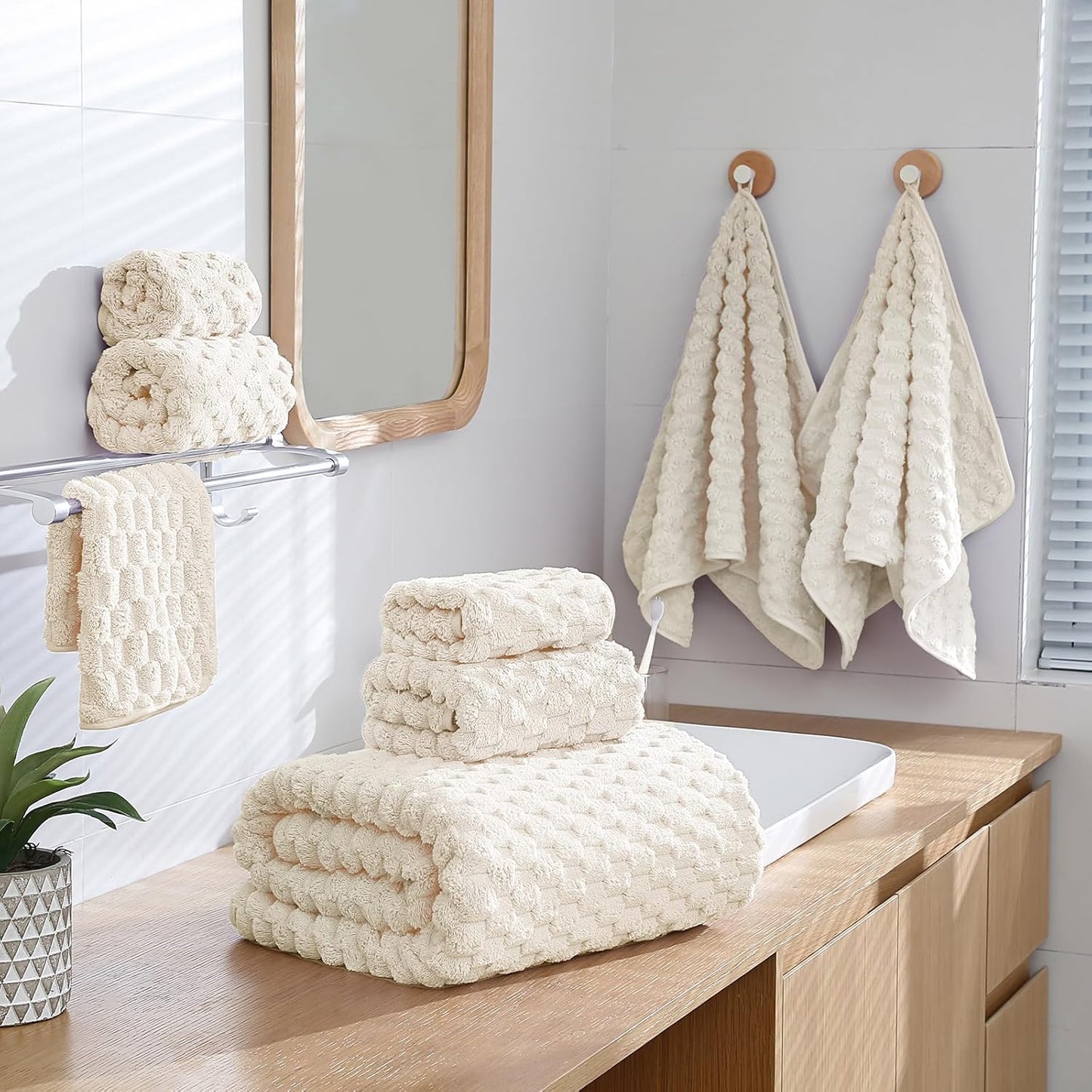 Extra Large Bath Towel Sheet-40x80 Inches Oversized,Super Soft,Quick Dry,Microfiber Shower Towels Highly Absorbent,Plush Bathroom Towels for Adults, Premium Quality (Cream, 2PCS)