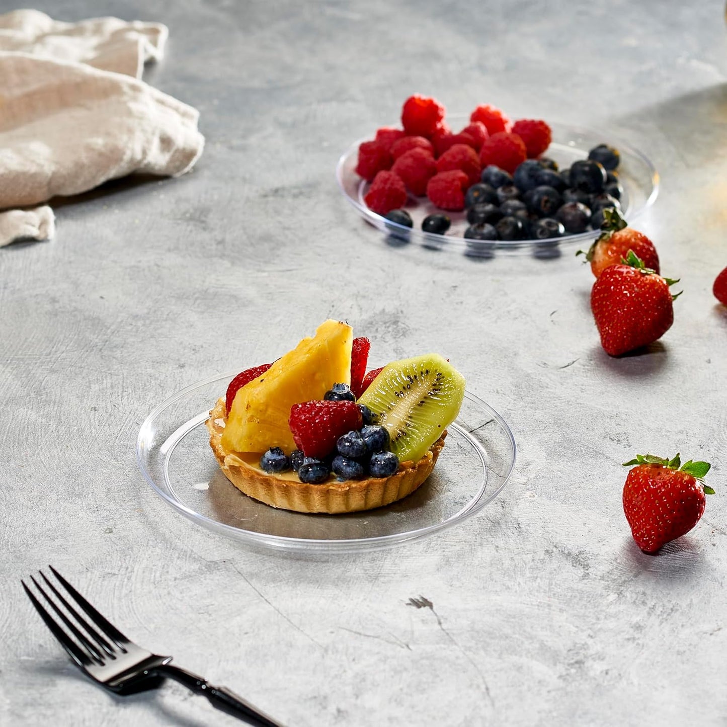 PLASTICPRO Plastic Party Plates Edge Collection Premium heavyweight Elegant Disposable Tableware Dishes (Clear, 6.3'' INCH PLATES)