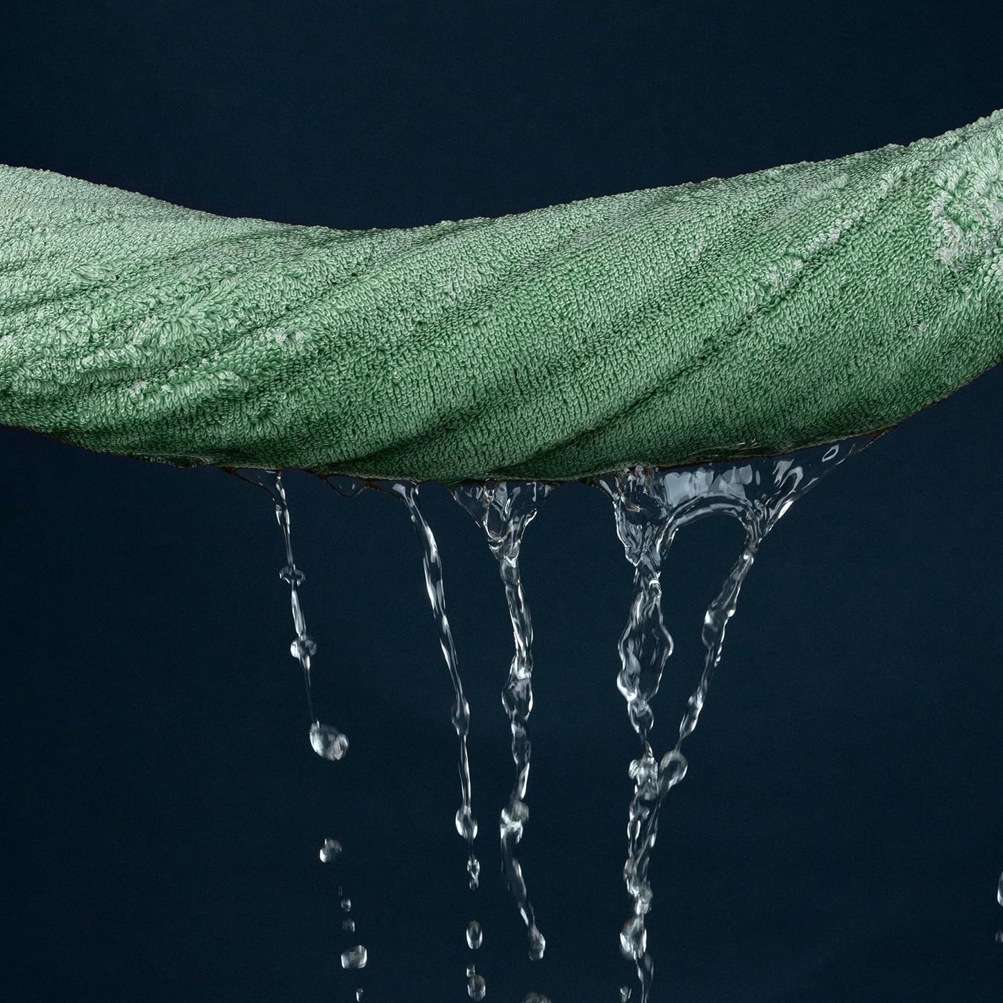 POLYTE Ring Spun Microfiber Oversize Quick Dry Lint Free Bath Towel, 60 x 30 in, Pack of 2 (Green)